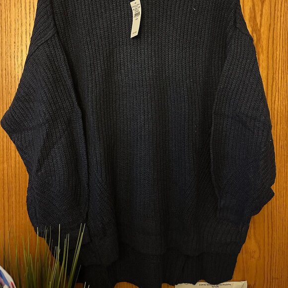 NWT American Eagle Women's Sweater Navy size- MEDIUM - Picture 2 of 4